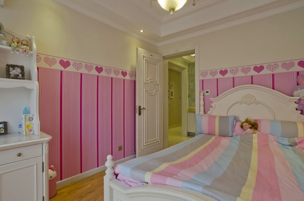 浪漫粉色卧室女儿房装修效果图