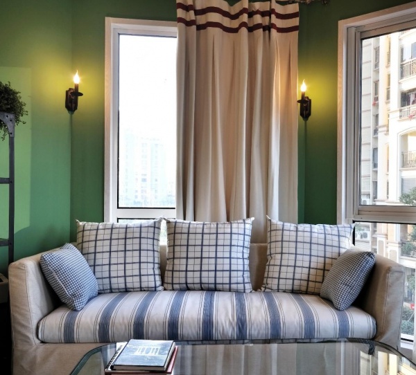 美式两居室客厅沙发装修案例