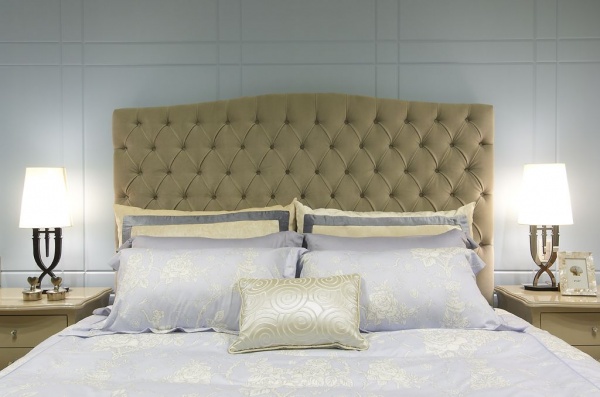 时尚潮流现代风格卧室床头设计装修效果图