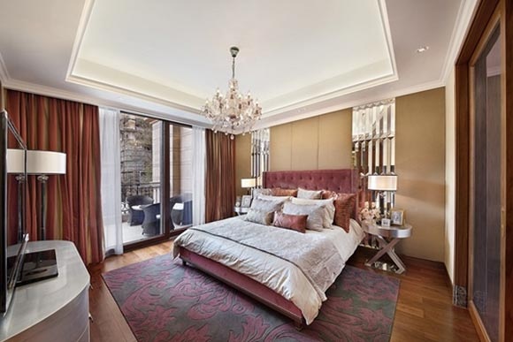 优雅的主卧室，用巧妙的手法打造一套时尚靓丽具有优雅意境之美的清雅空间，紫色的软装更显大气之美。