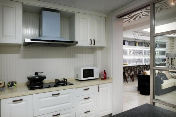 最新现代风格三居厨房设计效果图片