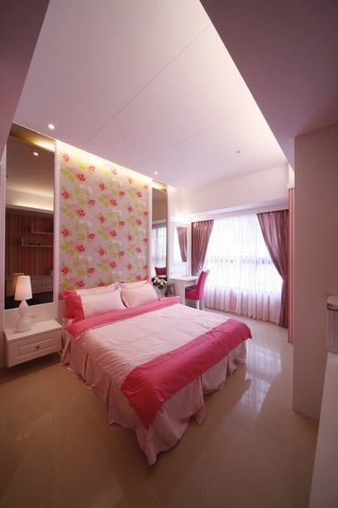 现代浪漫粉色卧室装修展示