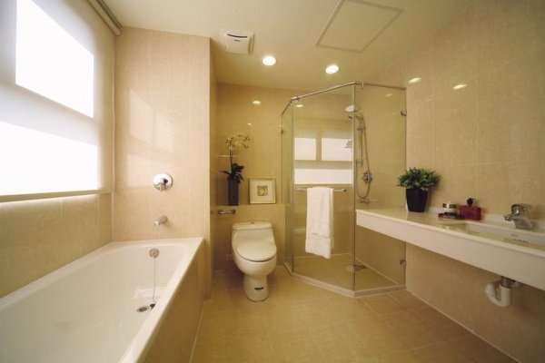 现代风格二居室室内卫生间装修图片