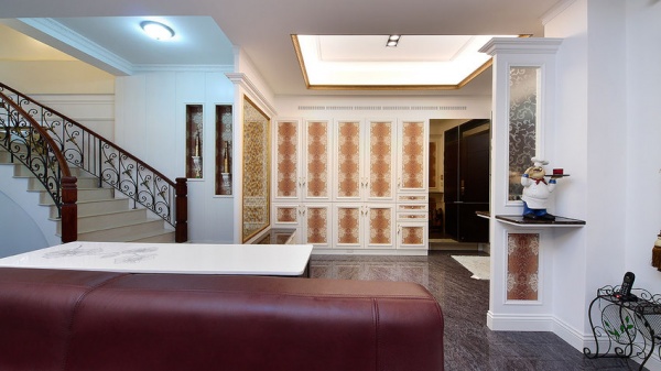 现代风格别墅室内楼梯设计图片