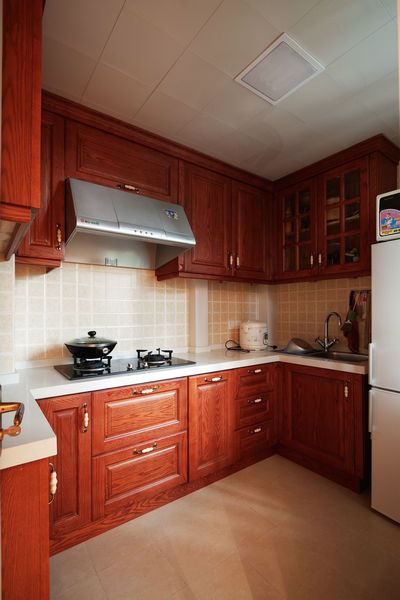 高档美式红桃木橱柜厨房装修设计