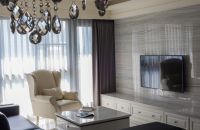 现代时尚130平米三室两厅效果图