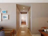 现代简约三居室装修图片