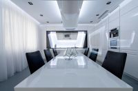 未来感的黑白一居室设计