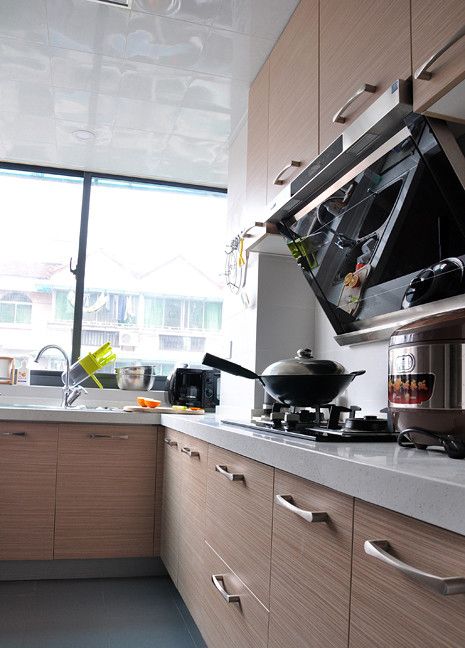 现代公寓家居厨房装饰效果图片