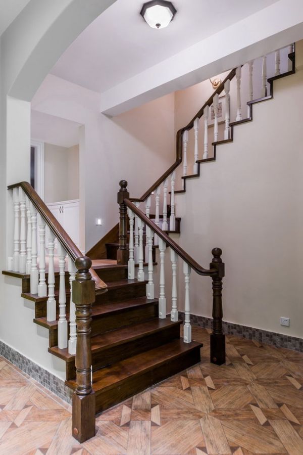 美式实木楼梯设计装潢