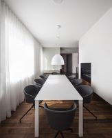 现代风格加拿大黑白调别墅设计