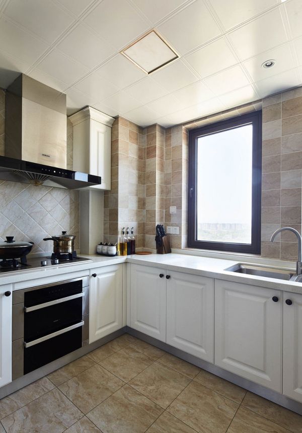 美式风格简约厨房装修室内效果图