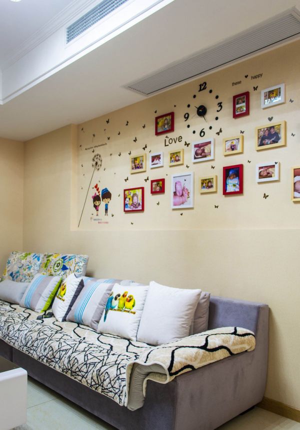 现代简约客厅照片墙设计效果图欣赏