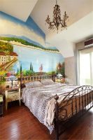 处处充满撞色与冲突的混搭三居室