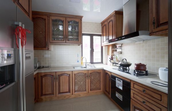 欧式风格室内厨房家装设计效果图