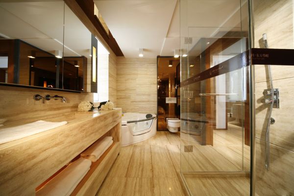 现代奢华木纹砖卫生间装修