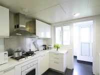 时尚纯净简约白色厨房