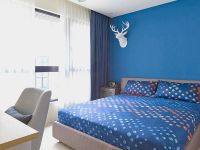 时尚简洁现代卧室软装