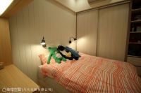 简单明亮的三居室沙发背景墙效果图