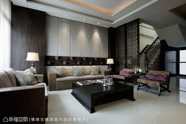 水墨淡彩的中式沙发背景墙效果图