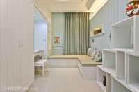 蓝与白的沙发背景墙图