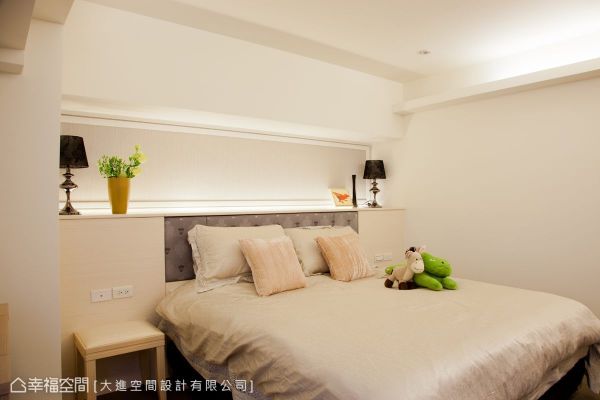 裸色北欧主卧房效果图