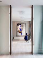 现代时尚风格衣帽间家装设计效果图