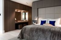 现代时尚风格衣帽间家装设计效果图