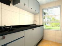 现代简约风格91平三居