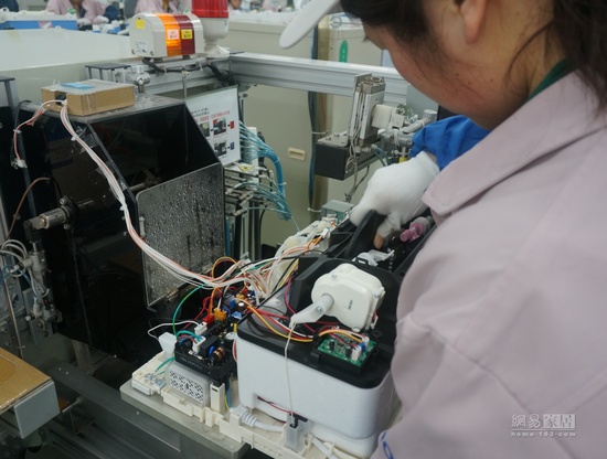 日本智能马桶盖生产过程首次曝光