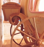 浪漫的周董 会给孩子什么样的婴儿床？