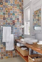 妙趣横生！多色瓷砖拼贴的七彩浴室