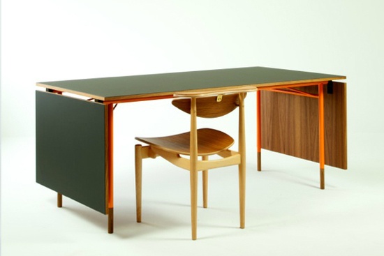 过去外界批判 Finn Juhl 作品呈现「自由型态」，而这张餐桌就是 Finn Juhl 当时对外界批评的响应。（Photo Credit：Onecollection）