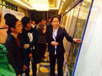 迎着风，看潍坊简一搏击长空