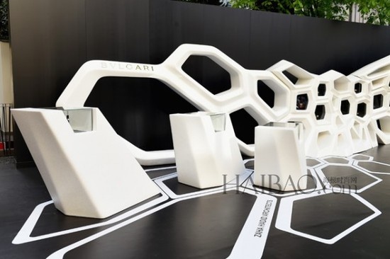 扎哈·哈迪德携宝格丽 Serpenti系列作品参加2015米兰设计周