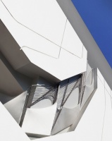 扭曲空间的台北售楼处