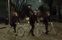 喷涂沃尔沃超反射自行车喷雾 lifepaint ，让你立马变身“夜行侠”