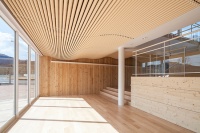 坂茂 设计的带别具特色的公共浴室女川町火车站