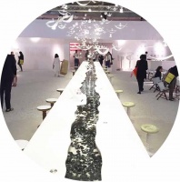 2015米兰“坐下来” 澳珀与坐下来