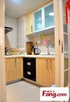 88平小户型婚房厨房巧设计 开放式玻璃实用又美观