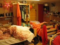 逗逼指南：外国大学生在宿舍是这样省钱生活的！