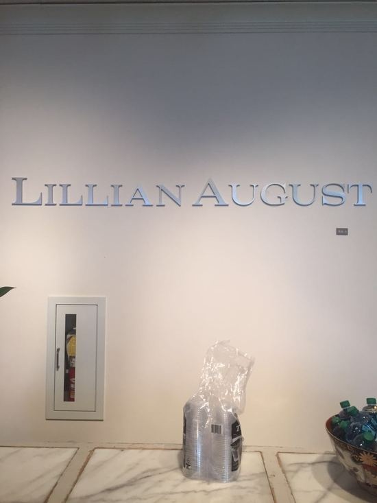  Lillian August家具