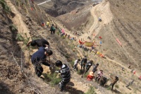 中铁二十一局四公司开展义务植树活动