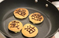 顶厨魏瀚化身美亚锅具“星厨暖男”大秀截油妙招