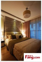 贤妻8万装百平3室2厅简约家 客厅飘窗超吸睛