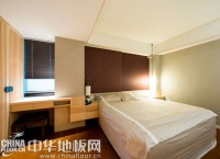 简单卧室助好眠 木地板装修有技巧