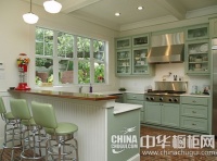 现代简约VS时尚复古 橱柜设计比拼没有输赢