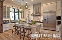 现代简约VS时尚复古 橱柜设计比拼没有输赢