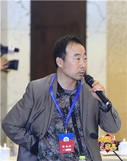 广州紫檀木业总经理李广怀代表木材企业支持理事会开展的各项活动.