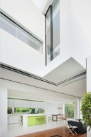 绿色实用空间 酷似骰子的纯白现代豪宅